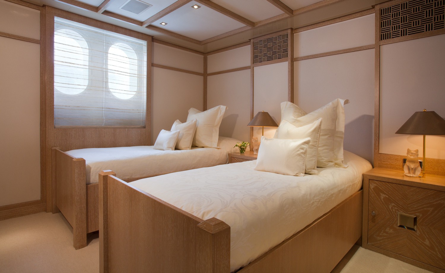 FRIENDSHIP Guest's Twin Bed Cabin On Board Yacht SUNRISE Luxury